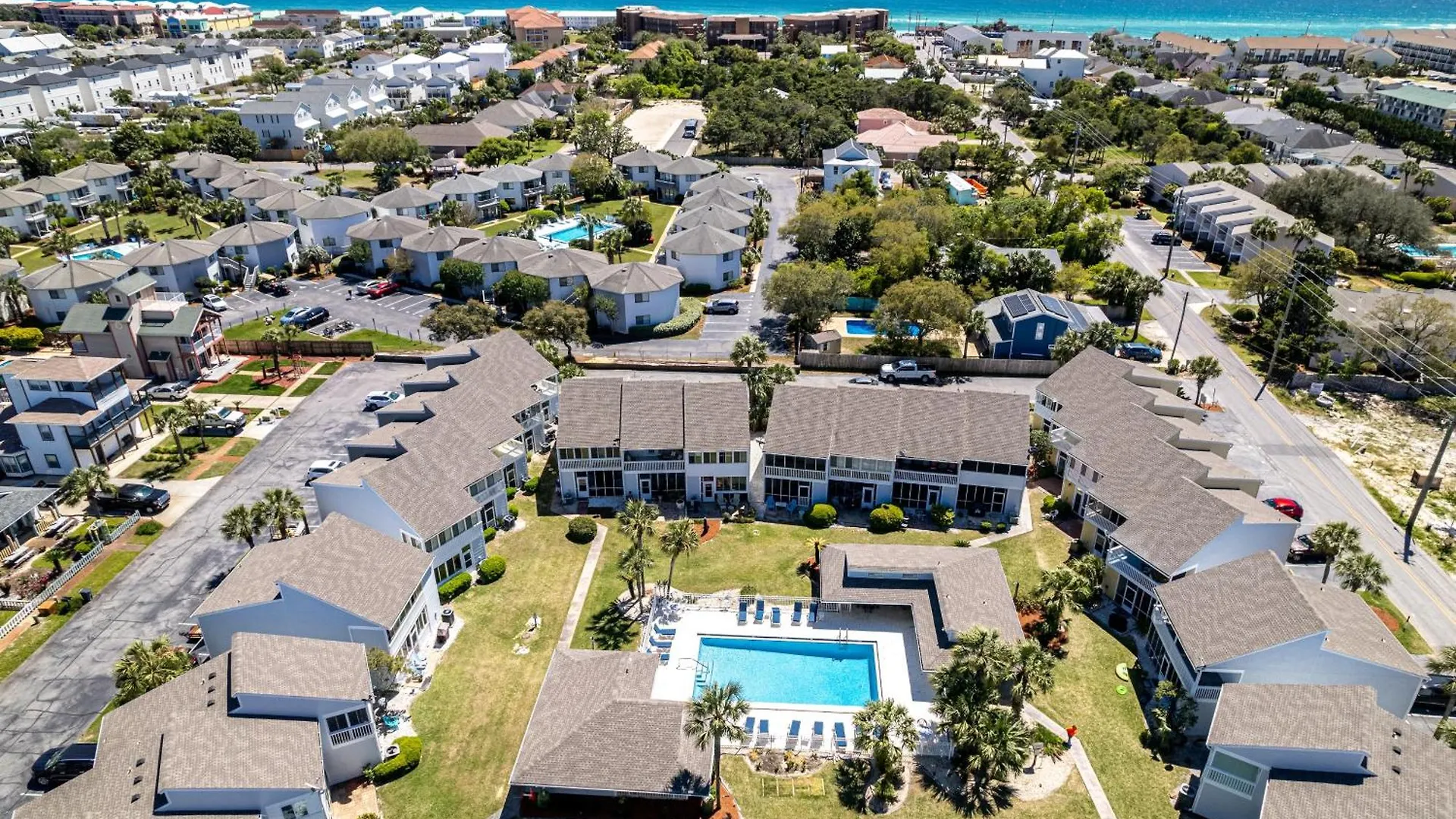 Inlet Reef 212- By Holiday Isle Properties Destin Apartment